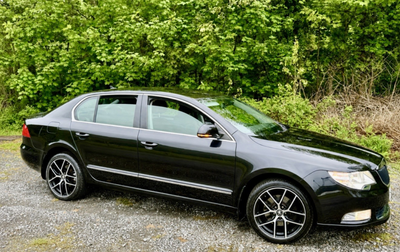 2011 Skoda Superb 2.0 Td170*elegance*only 44k-11svs-Leather-Xenon-Nav*what A Find!* in Black — image 1