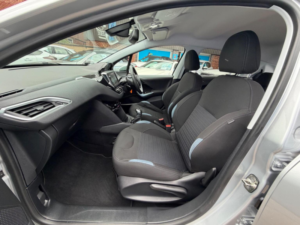 2013 Peugeot 208 1.2 Vti Puretech Allure Euro 5 5dr in Silver — image 4