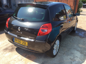 2006 Renault Clio 1.4 16v Dynamique S in Black — image 4