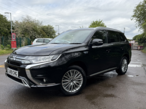 2019 Mitsubishi Outlander 2.4 H Twinmotor 13.8kwh Dynamic in Black — image 3