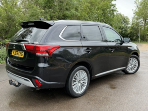 2019 Mitsubishi Outlander 2.4 H Twinmotor 13.8kwh Dynamic in Black — image 4