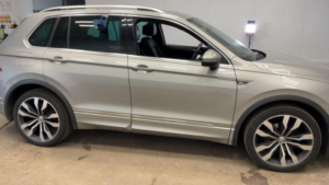 2019 Volkswagen Tiguan 2.0 Tdi R-Line Tech DSG Euro 6 (s/s) 5dr in Silver — image 5