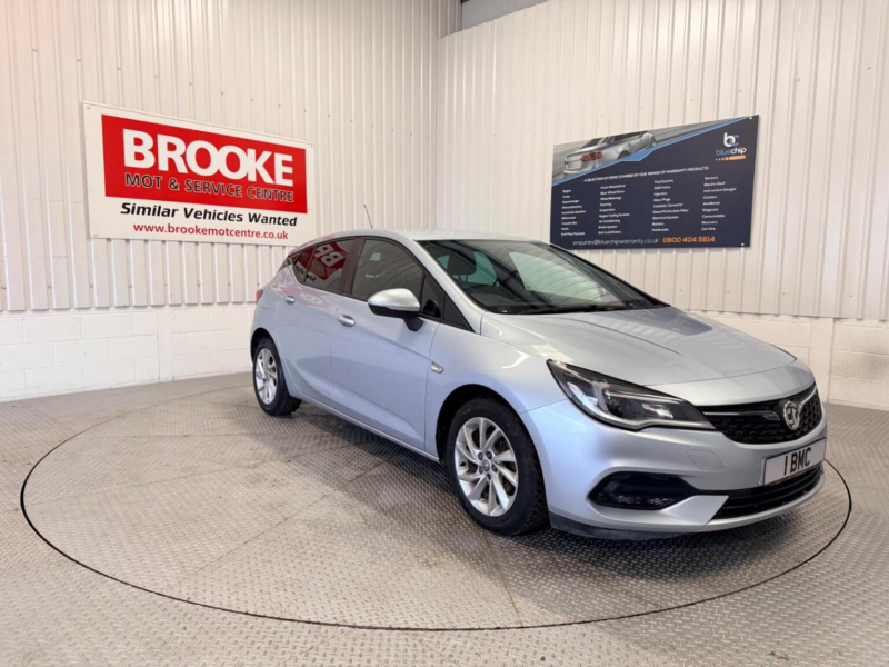 2020 Vauxhall Astra 1.5 Turbo D Se Euro 6 (s/s) 5dr in Silver — image 1