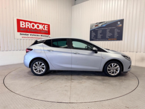 2020 Vauxhall Astra 1.5 Turbo D Se Euro 6 (s/s) 5dr in Silver — image 6