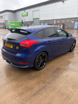 2016 Ford Focus 2.0t Ecoboost St-2 Hatchback 5dr Petrol Manual Euro 6 (s/s) (250 Ps) in Blue — image 5