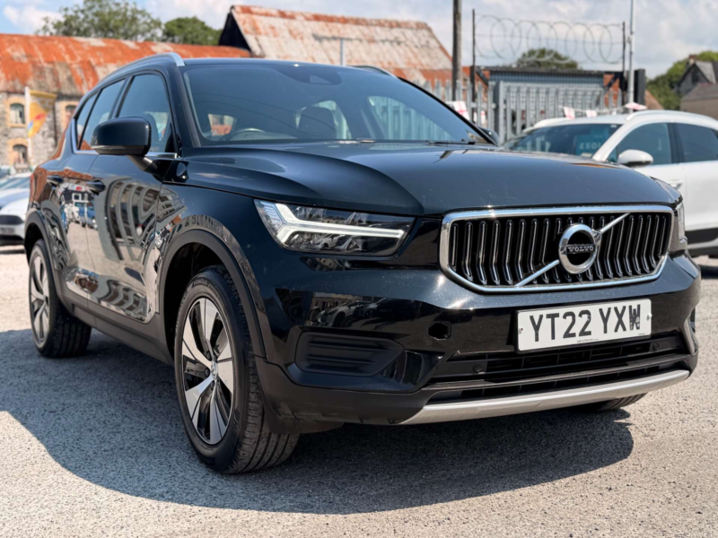 2022 Volvo Xc40 1.5 Xc40 Inscription Expression T4 Recharge Auto 5dr in Black — image 1