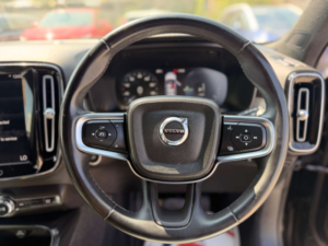 2022 Volvo Xc40 1.5 Xc40 Inscription Expression T4 Recharge Auto 5dr in Black — image 6