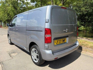 2023 Citroen Dispatch 2.0 Bluehdi 1400 Driver Edition M Fwd 2 Euro 6 (s/s) 6dr in Grey — image 5