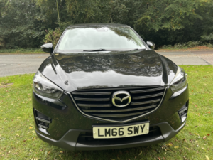 2016 Mazda Cx-5 2.2 Skyactiv-D Sport Nav in Black — image 3