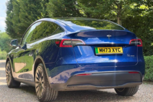 2024 Tesla Model Y (dual Motor) Long Range Auto 4wde 5dr in Blue — image 4