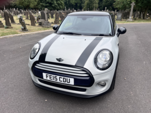 2015 MINI Hatch 1.5 Cooper D 3-Door Hatch in Silver — image 4