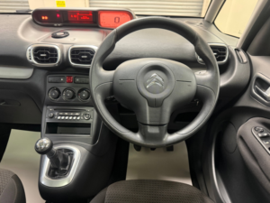 2014 Citroen C3 Picasso 1.6 Hdi Selection MPV 5dr Diesel Manual Euro 5 (90 Ps) in Grey — image 6