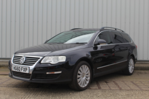 2010 Volkswagen Passat 2.0 Tdi Highline Plus in Black — image 2