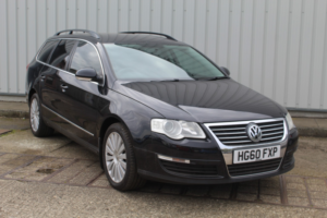 2010 Volkswagen Passat 2.0 Tdi Highline Plus in Black — image 3