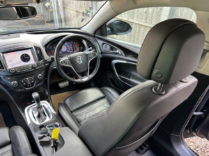 2014 Vauxhall Insignia 2.0 Cdti Sri Nav Auto Euro 5 5dr in Black — image 5