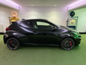 2022 Toyota Yaris 1.6 T Gr Circuit in Black — image 2