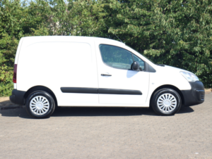 2017 Peugeot Partner 1.6 Bluehdi 856 S in White — image 2