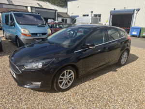 2015 Ford Focus 1.0 T Ecoboost Zetec in Black — image 4
