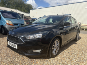 2015 Ford Focus 1.0 T Ecoboost Zetec in Black — image 5