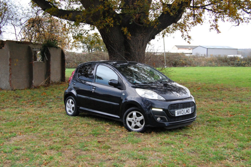 2013 Peugeot 107 1.0 12v Allure in Black — image 1