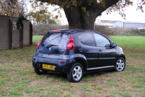 2013 Peugeot 107 1.0 12v Allure in Black — image 3