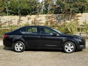 2019 Skoda Octavia 1.6 Tdi Scr Se Technology in Black — image 2