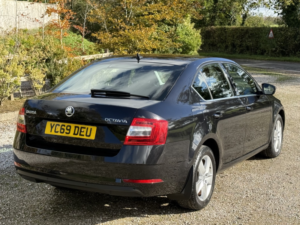 2019 Skoda Octavia 1.6 Tdi Scr Se Technology in Black — image 3