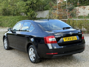 2019 Skoda Octavia 1.6 Tdi Scr Se Technology in Black — image 6