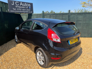 2014 Ford Fiesta 1.25 Zetec Euro 5 3dr in Black — image 4