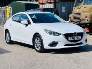 2015 Mazda Mazda3 2.2 Skyactiv-D Se Nav Fastback Euro 6 (s/s) 4dr in White — image 4