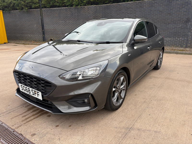 2018 Ford Focus 1.0t Ecoboost St-Line Hatchback 5dr Petrol Manual Euro 6 (s/s) (125 Ps) in Grey — image 1