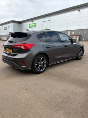 2018 Ford Focus 1.0t Ecoboost St-Line Hatchback 5dr Petrol Manual Euro 6 (s/s) (125 Ps) in Grey — image 5