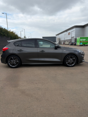 2018 Ford Focus 1.0t Ecoboost St-Line Hatchback 5dr Petrol Manual Euro 6 (s/s) (125 Ps) in Grey — image 6
