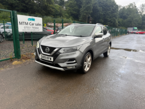 2019 Nissan Qashqai 1.3 Dig-T N-Motion SUV 5dr Petrol Manual Euro 6 (s/s) (140 Ps) in Grey — image 2