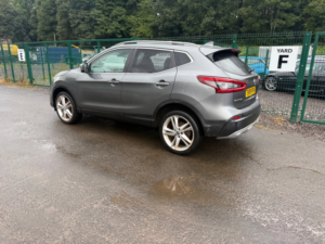 2019 Nissan Qashqai 1.3 Dig-T N-Motion SUV 5dr Petrol Manual Euro 6 (s/s) (140 Ps) in Grey — image 4