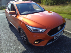 2023 MG MG Zs 1.5 Vti-Tech Exclusive in Orange — image 3