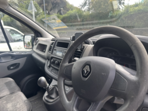 2016 Renault Trafic 1.6 Sl27 Dci 115 Business+ in Black — image 2