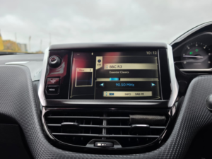 2014 Peugeot 2008 1.6 E-Hdi Allure SUV 5dr Diesel Manual Euro 5 (s/s) (92 Ps) in Grey — image 4