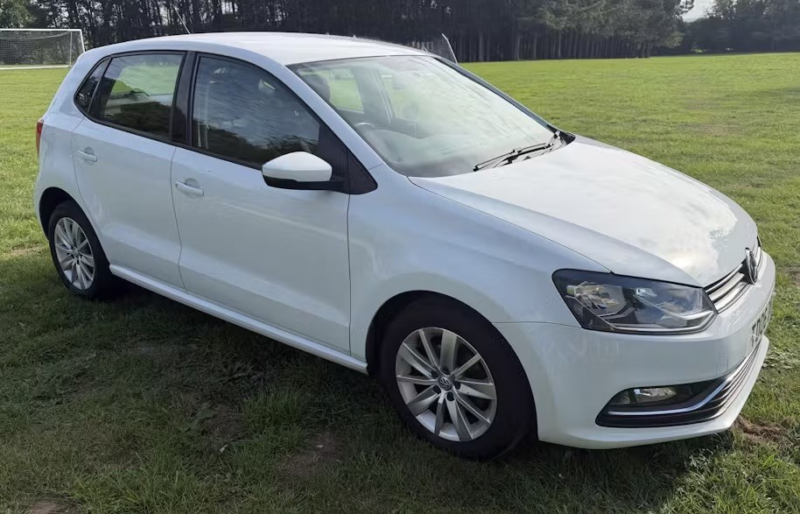 2015 Volkswagen Polo 1.0 Bluemotion Tech Se in White — image 1