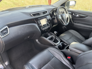 2016 Nissan Qashqai 1.2 Dig-T Tekna in Black — image 2