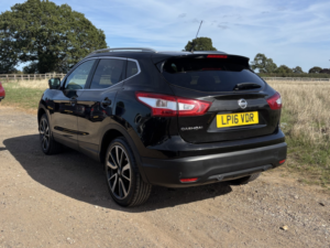 2016 Nissan Qashqai 1.2 Dig-T Tekna in Black — image 3