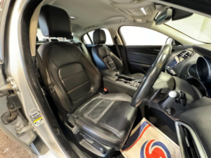 2016 Jaguar Xe 2.0d Prestige Auto Euro 6 (s/s) 4dr in Silver — image 3