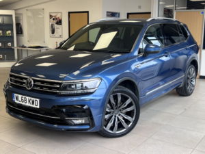 2019 Volkswagen Tiguan Allspace 2.0 Tdi R-Line Tech in Blue — image 3