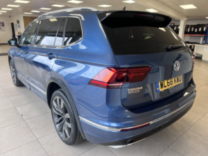 2019 Volkswagen Tiguan Allspace 2.0 Tdi R-Line Tech in Blue — image 6