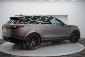 2018 Land Rover Range Rover Velar 3.0 Sd6 V6 R-Dynamic Se Auto 4WD Euro 6 (s/s) 5dr in Grey — image 4