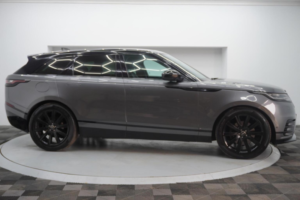 2018 Land Rover Range Rover Velar 3.0 Sd6 V6 R-Dynamic Se Auto 4WD Euro 6 (s/s) 5dr in Grey — image 6