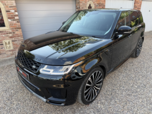 2020 Land Rover Range Rover Sport 3.0 Sd V6 Hse in Black — image 2