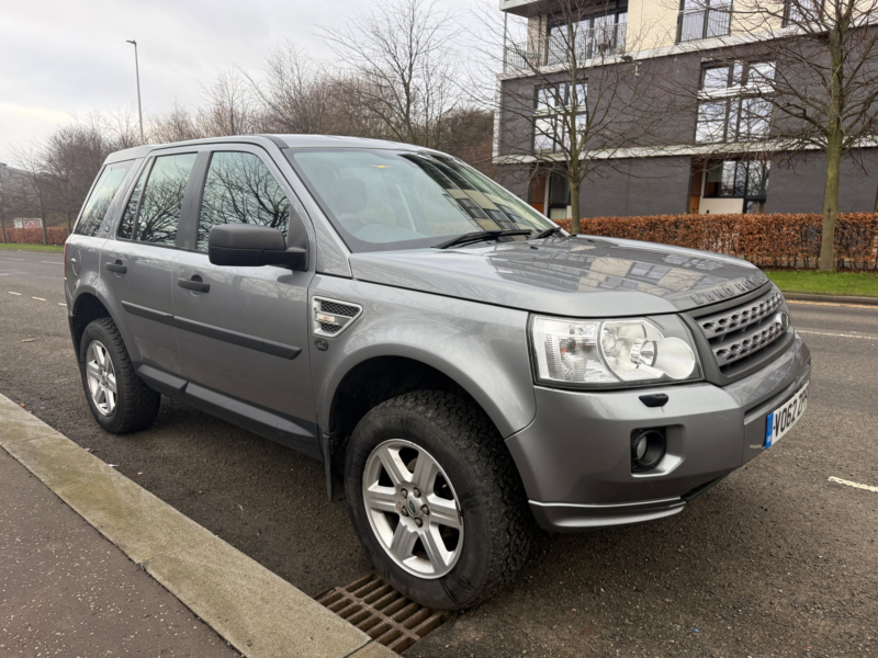 2012 Land Rover Freelander 2 2.2 Td4 S SUV 5dr Diesel Manual 4WD Euro 5 (s/s) (150 Ps) in Grey — image 1
