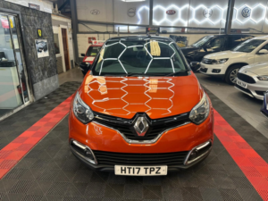 2017 Renault Captur 1.5 Dynamique S Nav Dci 90 in Orange — image 5