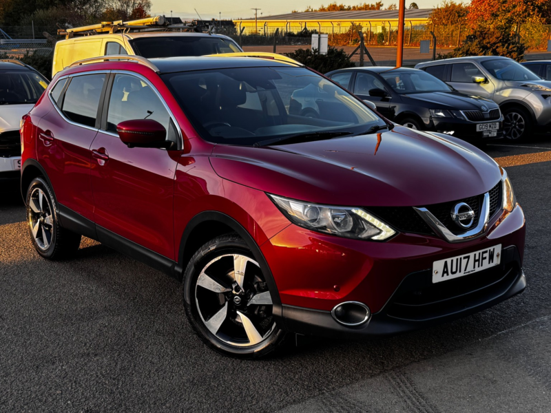 2017 Nissan Qashqai 1.5 Dci N-Connecta in Red — image 1